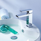 Robinet salle de bain avec mitigeur, finition chromée pour un style contemporain