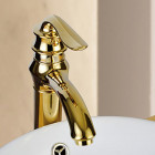 Robinet salle de bain dorée au ligne fine et élégante, design contemporain