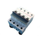 Disjoncteur Modulaire 4 Pôles 25 A Courbe C 6 KA