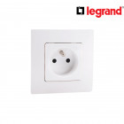 Prise niloe 2 poles et terre legrand 664135