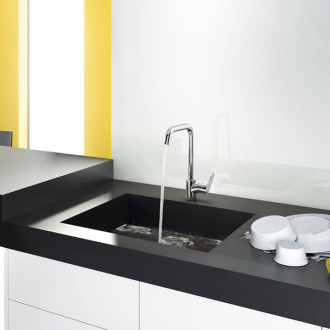 Focus mitigeur cuisine bec haut aspect acier