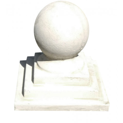 Boule en pierre reconstituée avec socle carré
