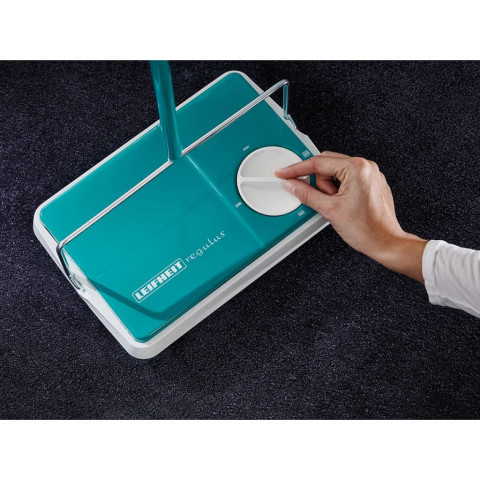 Balai mécanique de tapis regulus turquoise et blanc 11700