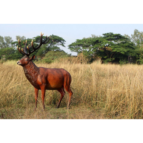 Cerf adulte patriarche en résine 116 cm