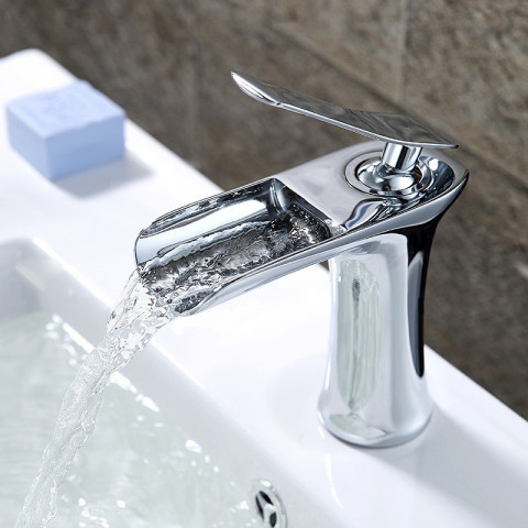 Robinet lavabo mitigeur contemporain avec bec en cascade chromé